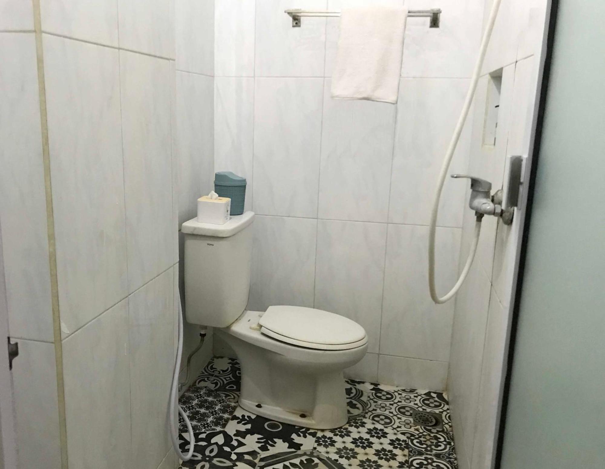 37 Guesthouse Jakarta Szoba fotó