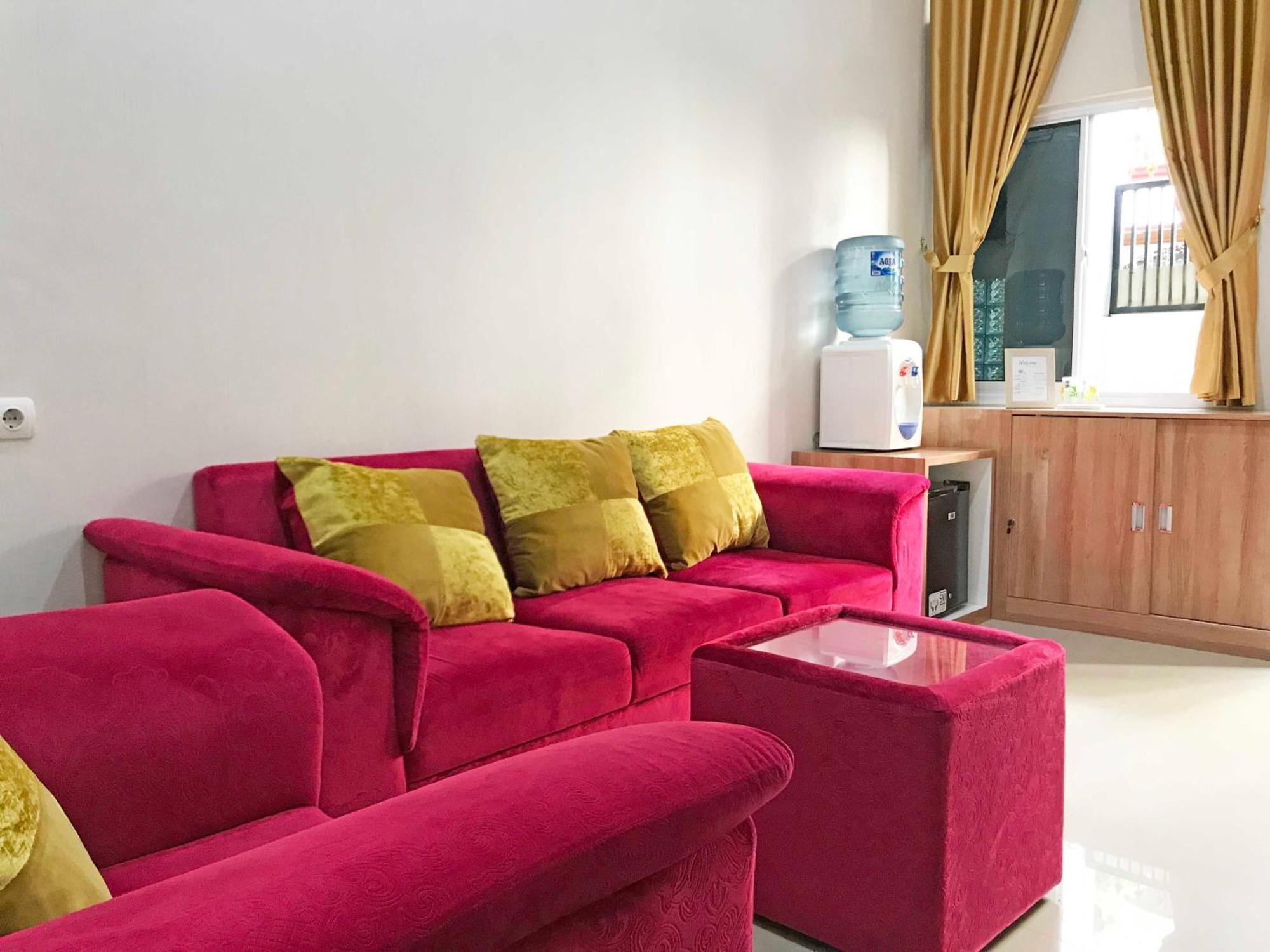 37 Guesthouse Jakarta Szoba fotó